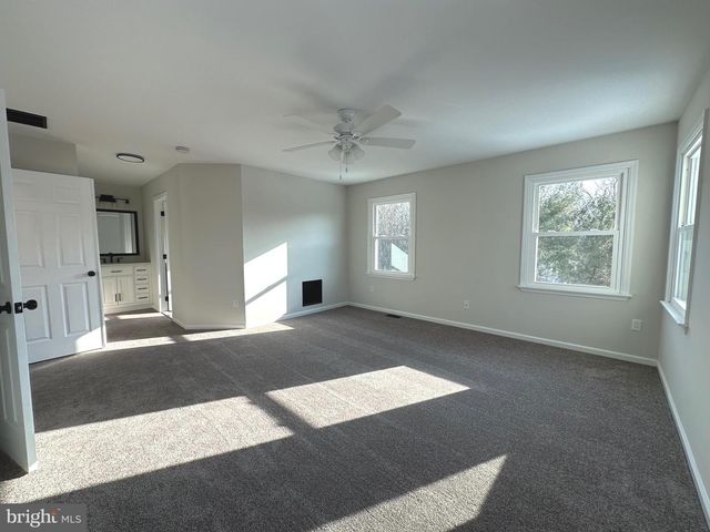 17 PARK DR, Mullica Hill, NJ 08062