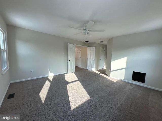 17 PARK DR, Mullica Hill, NJ 08062