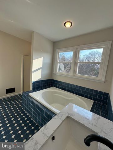 17 PARK DR, Mullica Hill, NJ 08062