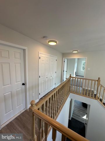 17 PARK DR, Mullica Hill, NJ 08062