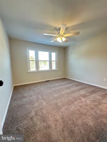 17 PARK DR, Mullica Hill, NJ 08062