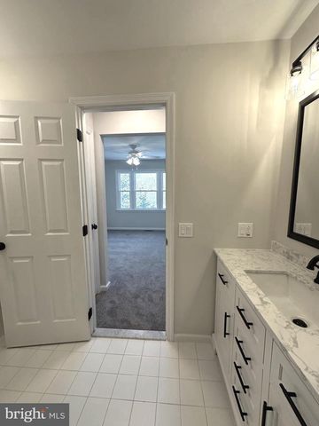 17 PARK DR, Mullica Hill, NJ 08062