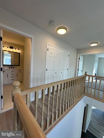 17 PARK DR, Mullica Hill, NJ 08062