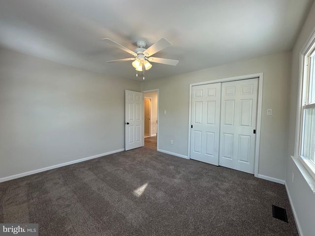 17 PARK DR, Mullica Hill, NJ 08062