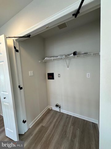 17 PARK DR, Mullica Hill, NJ 08062