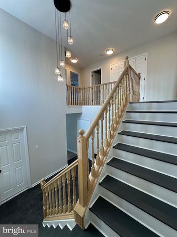 17 PARK DR, Mullica Hill, NJ 08062