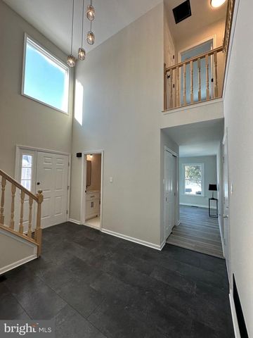 17 PARK DR, Mullica Hill, NJ 08062