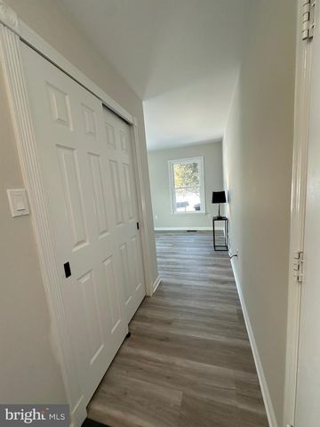 17 PARK DR, Mullica Hill, NJ 08062