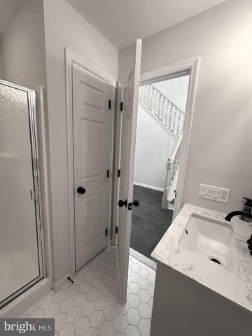 17 PARK DR, Mullica Hill, NJ 08062