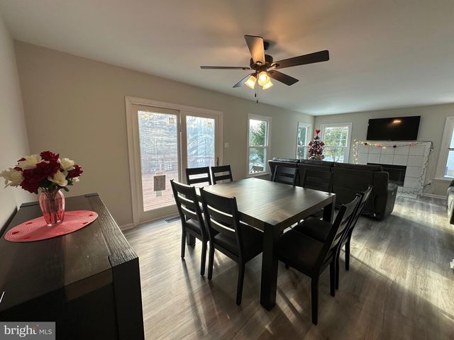 17 PARK DR, Mullica Hill, NJ 08062