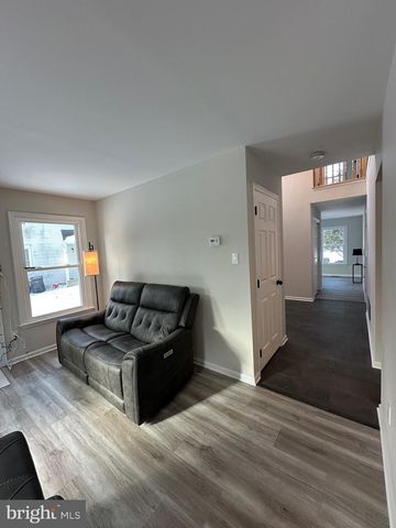 17 PARK DR, Mullica Hill, NJ 08062