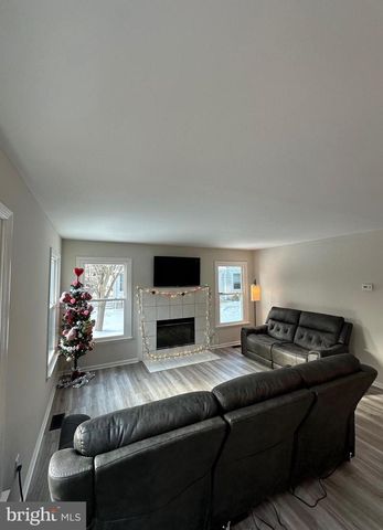 17 PARK DR, Mullica Hill, NJ 08062