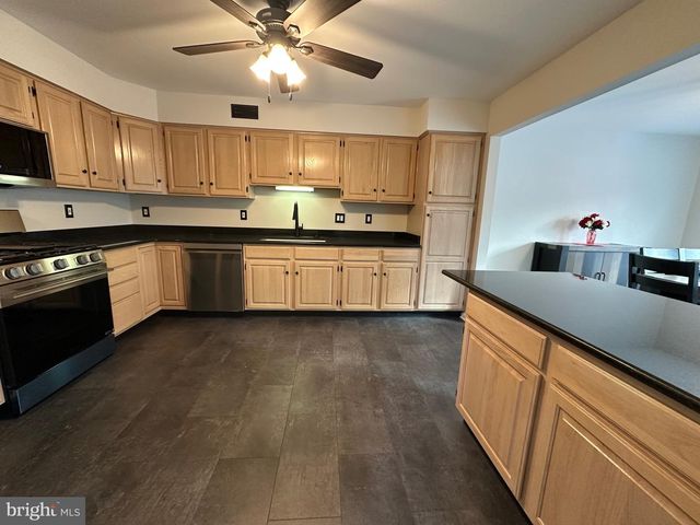 17 PARK DR, Mullica Hill, NJ 08062