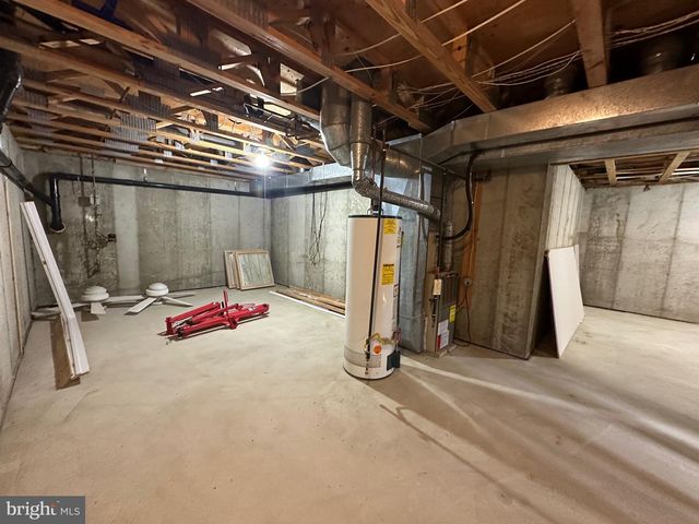 17 PARK DR, Mullica Hill, NJ 08062