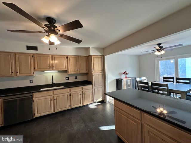 17 PARK DR, Mullica Hill, NJ 08062