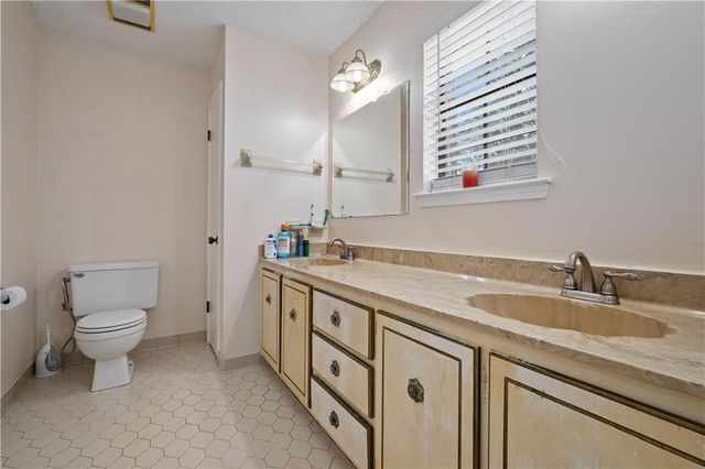 1812 Burntwood E Drive, Mobile, AL 36609