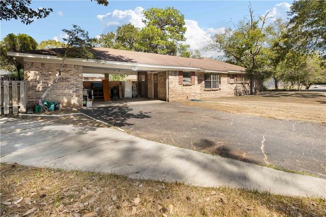 1812 Burntwood E Drive, Mobile, AL 36609