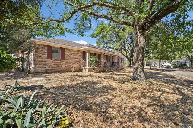 1812 Burntwood E Drive, Mobile, AL 36609