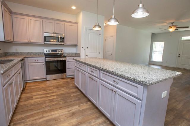 165 Joanna Gillard Ln., Georgetown, SC 29440