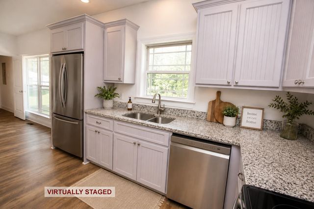 165 Joanna Gillard Ln., Georgetown, SC 29440