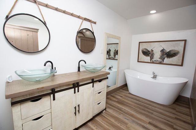 165 Joanna Gillard Ln., Georgetown, SC 29440
