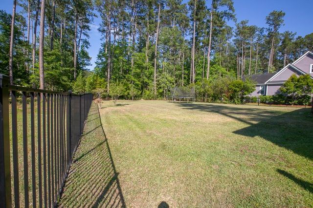 165 Joanna Gillard Ln., Georgetown, SC 29440