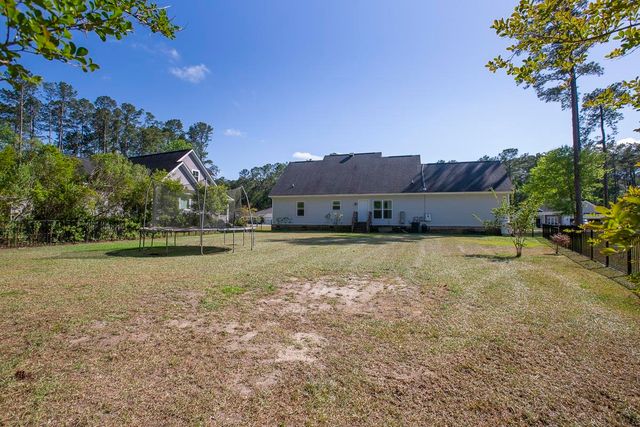 165 Joanna Gillard Ln., Georgetown, SC 29440