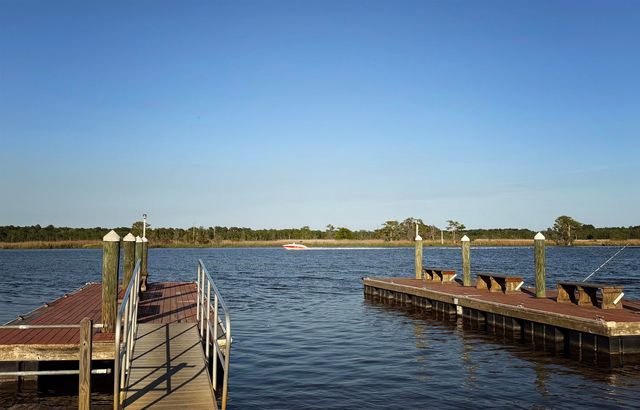 165 Joanna Gillard Ln., Georgetown, SC 29440