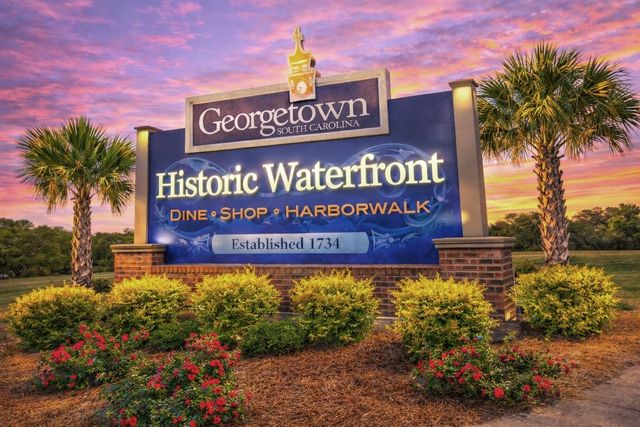 165 Joanna Gillard Ln., Georgetown, SC 29440