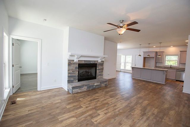 165 Joanna Gillard Ln., Georgetown, SC 29440