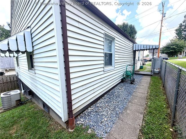 607 Cunningham Street, St Albans, WV 25177