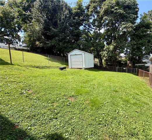 607 Cunningham Street, St Albans, WV 25177