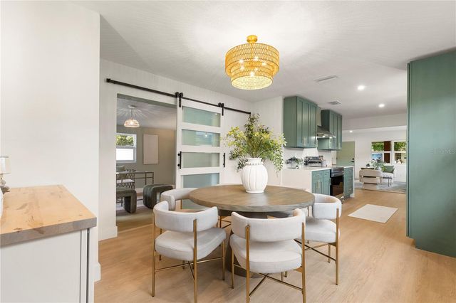 7042 DARTMOUTH AVENUE N, St Petersburg, FL 33710