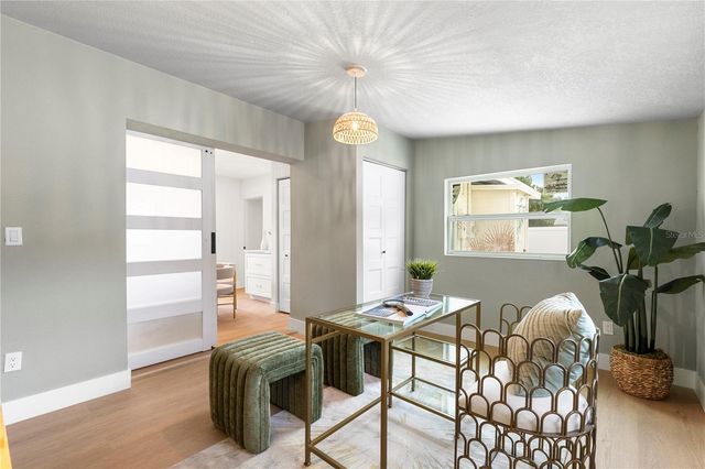 7042 DARTMOUTH AVENUE N, St Petersburg, FL 33710
