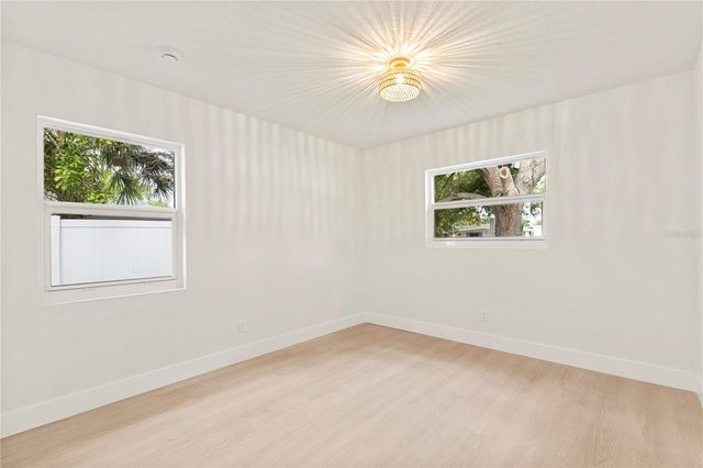 7042 DARTMOUTH AVENUE N, St Petersburg, FL 33710