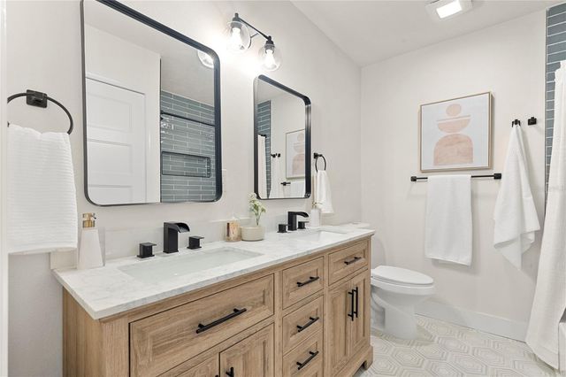 7042 DARTMOUTH AVENUE N, St Petersburg, FL 33710