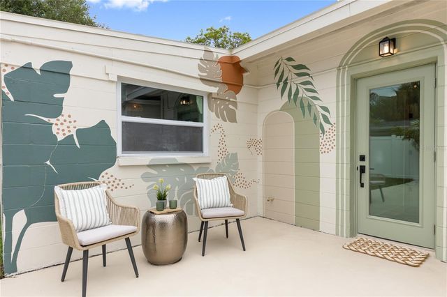 7042 DARTMOUTH AVENUE N, St Petersburg, FL 33710