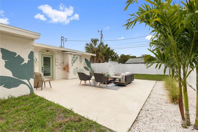 7042 DARTMOUTH AVENUE N, St Petersburg, FL 33710