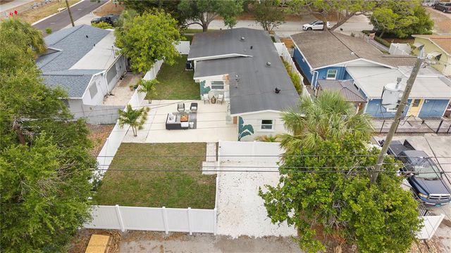 7042 DARTMOUTH AVENUE N, St Petersburg, FL 33710