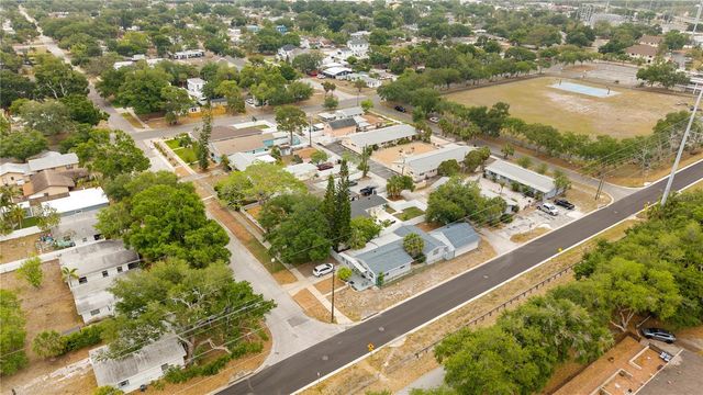 7042 DARTMOUTH AVENUE N, St Petersburg, FL 33710
