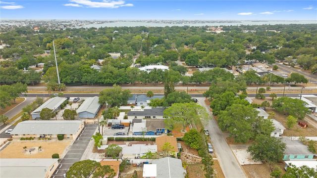 7042 DARTMOUTH AVENUE N, St Petersburg, FL 33710