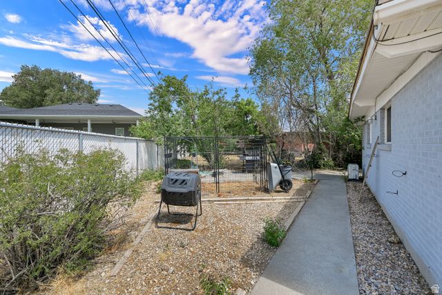 5940 S STARLITE DR, Murray, UT 84107