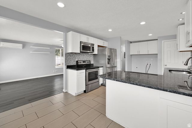 5940 S STARLITE DR, Murray, UT 84107