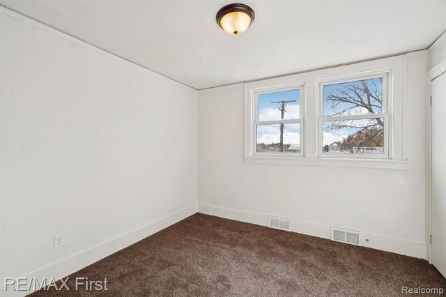 7726 Coolidge, Center Line, MI 48015