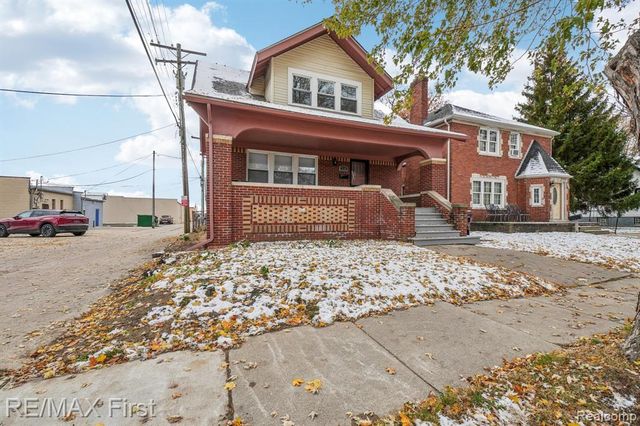 7726 Coolidge, Center Line, MI 48015