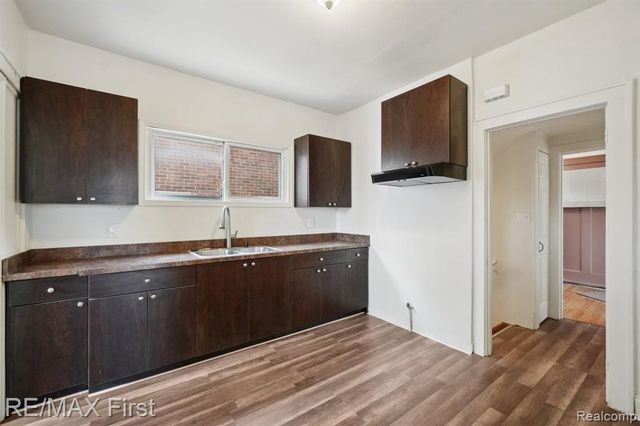 7726 Coolidge, Center Line, MI 48015