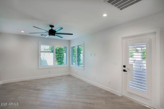 8318 E SELLS Drive, Scottsdale, AZ 85251