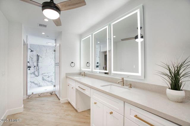 8318 E SELLS Drive, Scottsdale, AZ 85251