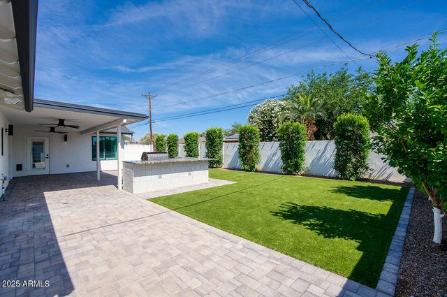 8318 E SELLS Drive, Scottsdale, AZ 85251