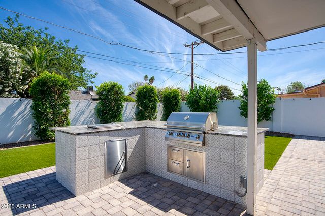 8318 E SELLS Drive, Scottsdale, AZ 85251